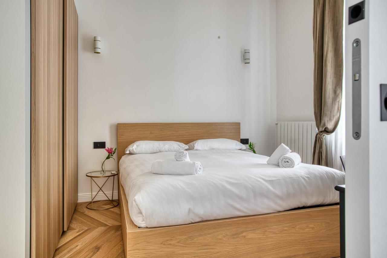 Appartement Joivy Stunning Flat With Balcony Milaan